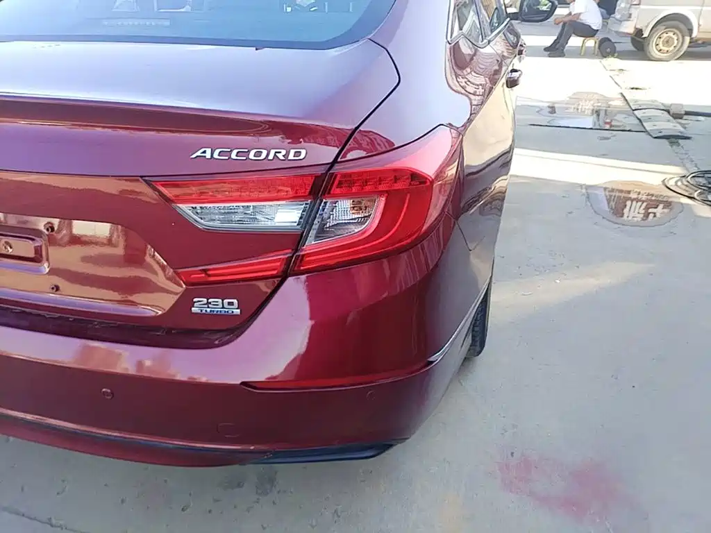 Honda Accord — фото 8