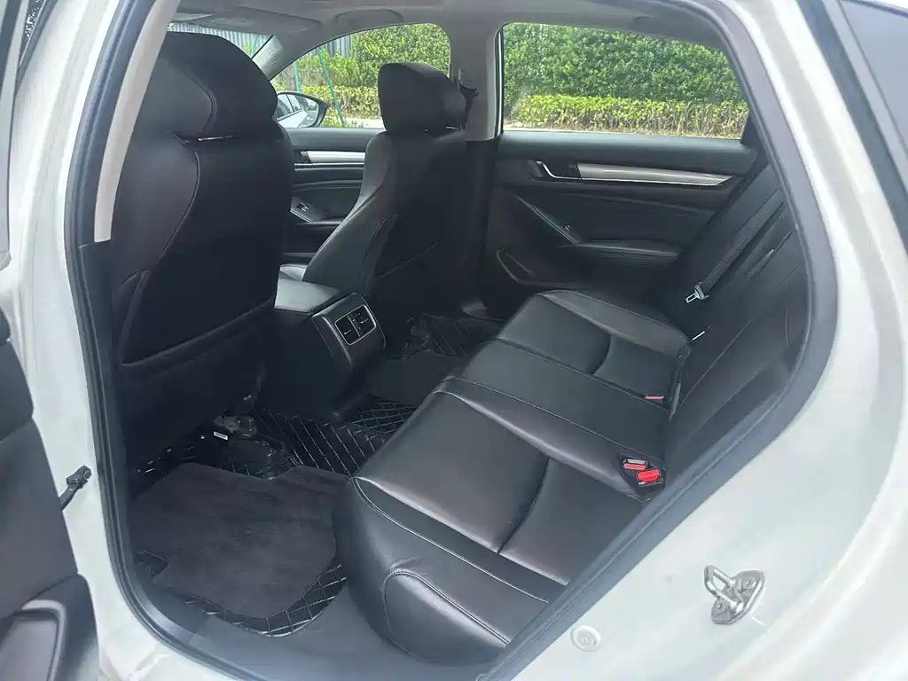 Honda Accord — фото 5