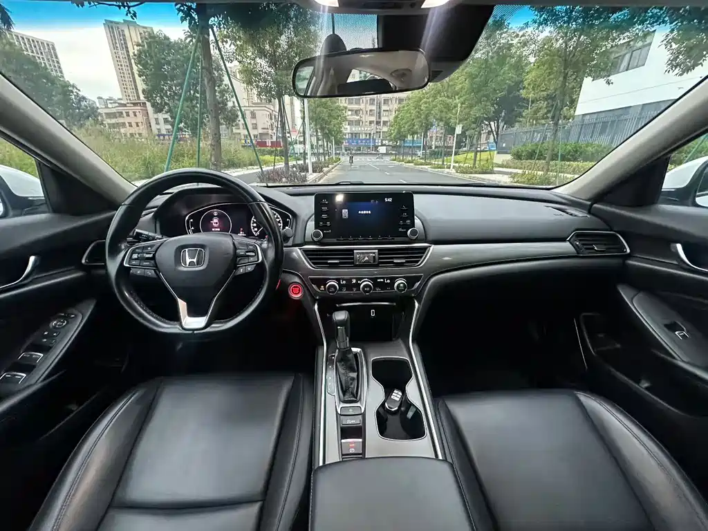 Honda Accord — фото 6