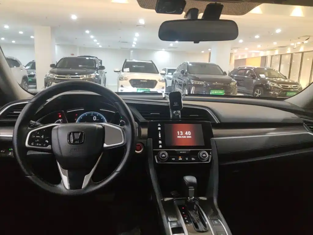 Honda Civic — фото 11