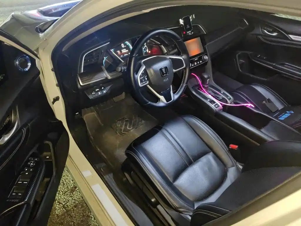 Honda Civic — фото 17