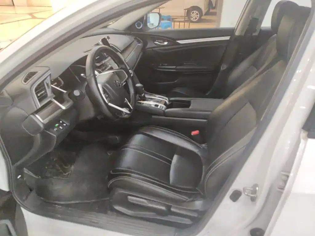 Honda Civic — фото 18