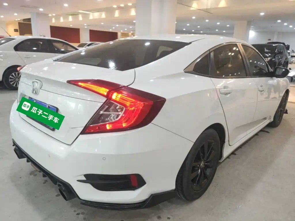 Honda Civic — фото 7