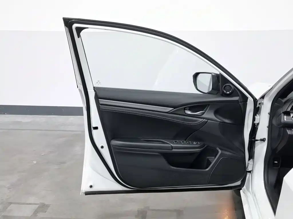Honda Civic — фото 8