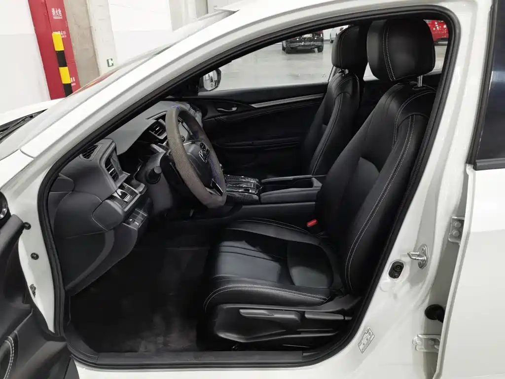 Honda Civic — фото 10