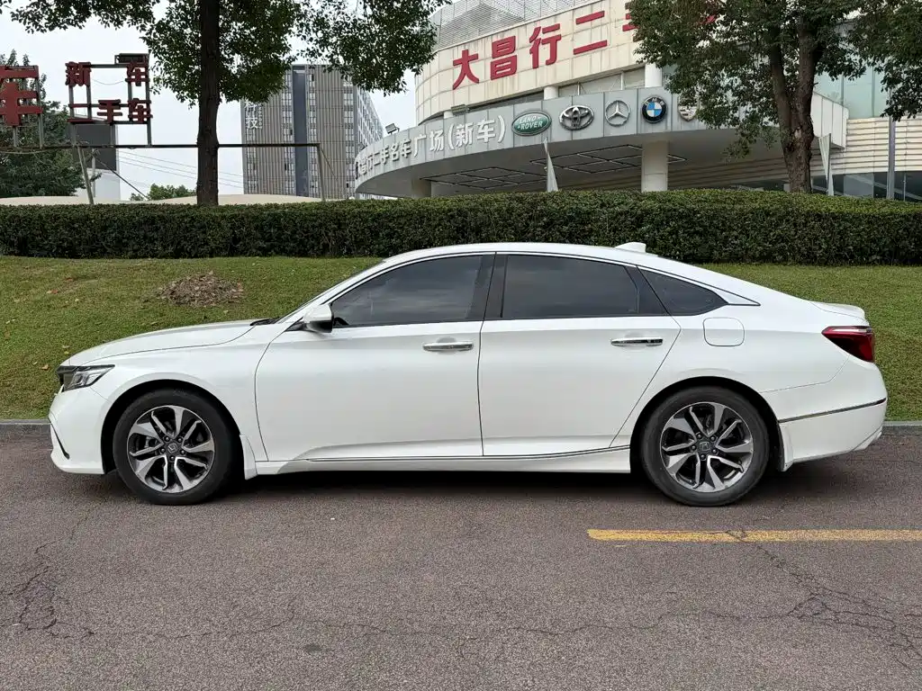 Honda Inspire — фото 3