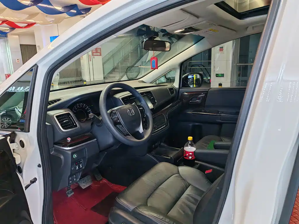 Honda Odyssey — фото 10