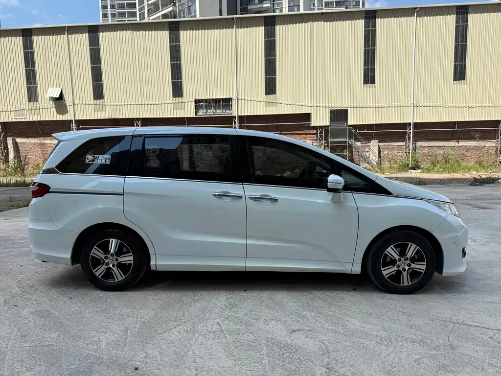 Honda Odyssey — фото 4