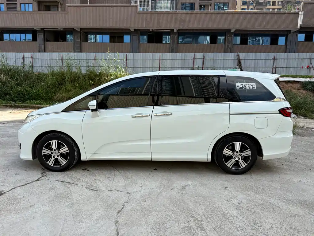 Honda Odyssey — фото 9