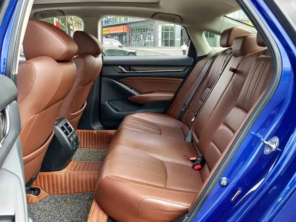 Honda Accord — фото 6