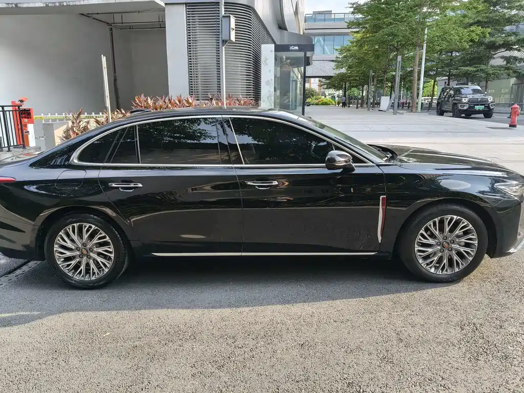 Hongqi Hongqi H5 — фото 4