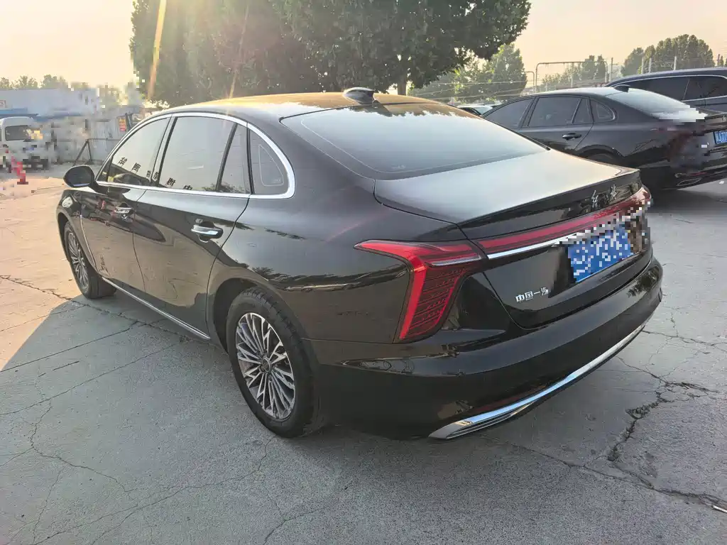 Hongqi Hongqi H5 — фото 9