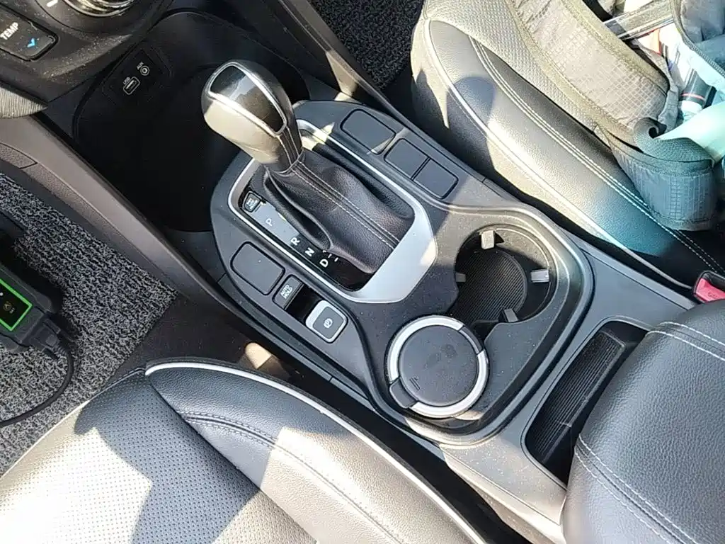 Hyundai Santa Fe — фото 14