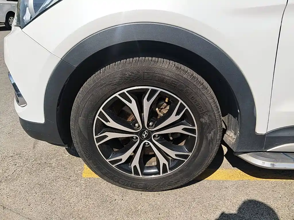 Hyundai Santa Fe — фото 23