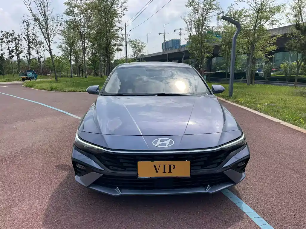 Hyundai Elantra — фото 2