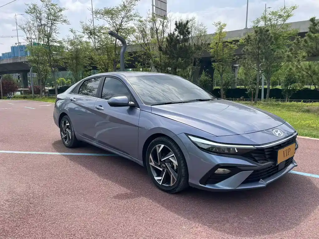 Hyundai Elantra — фото 3
