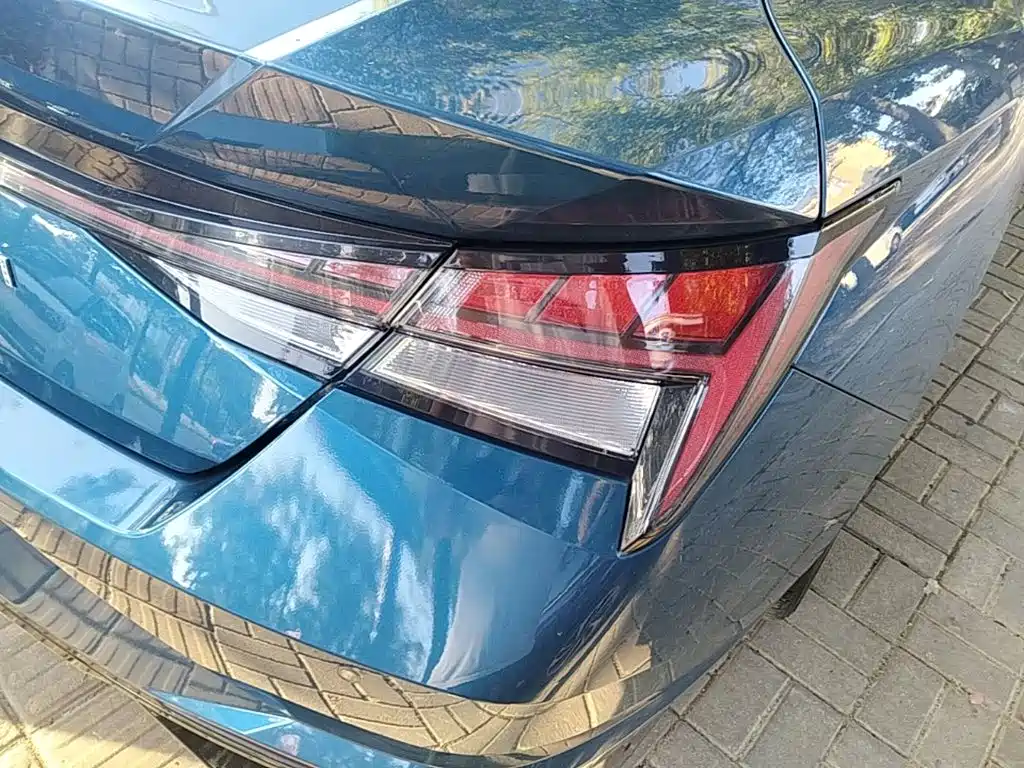 Hyundai Elantra — фото 8