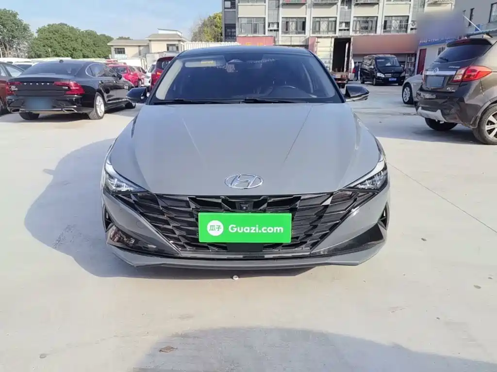 Hyundai Elantra — фото 3