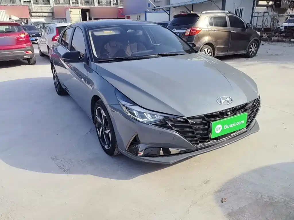 Hyundai Elantra — фото 4
