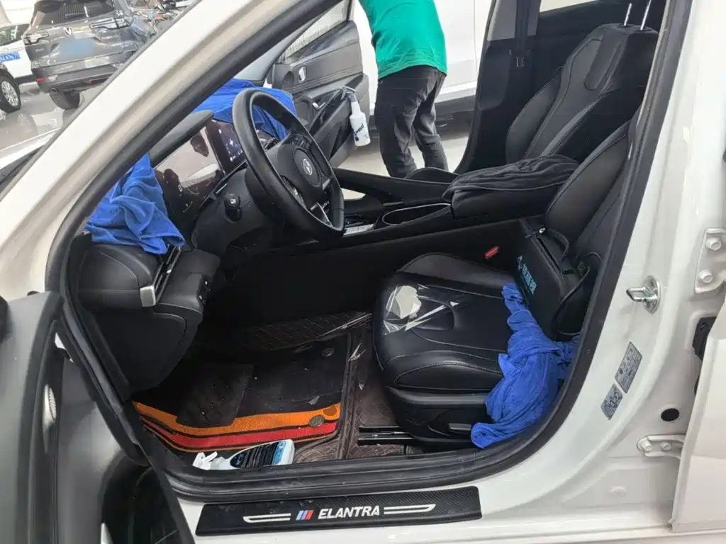 Hyundai Elantra — фото 15