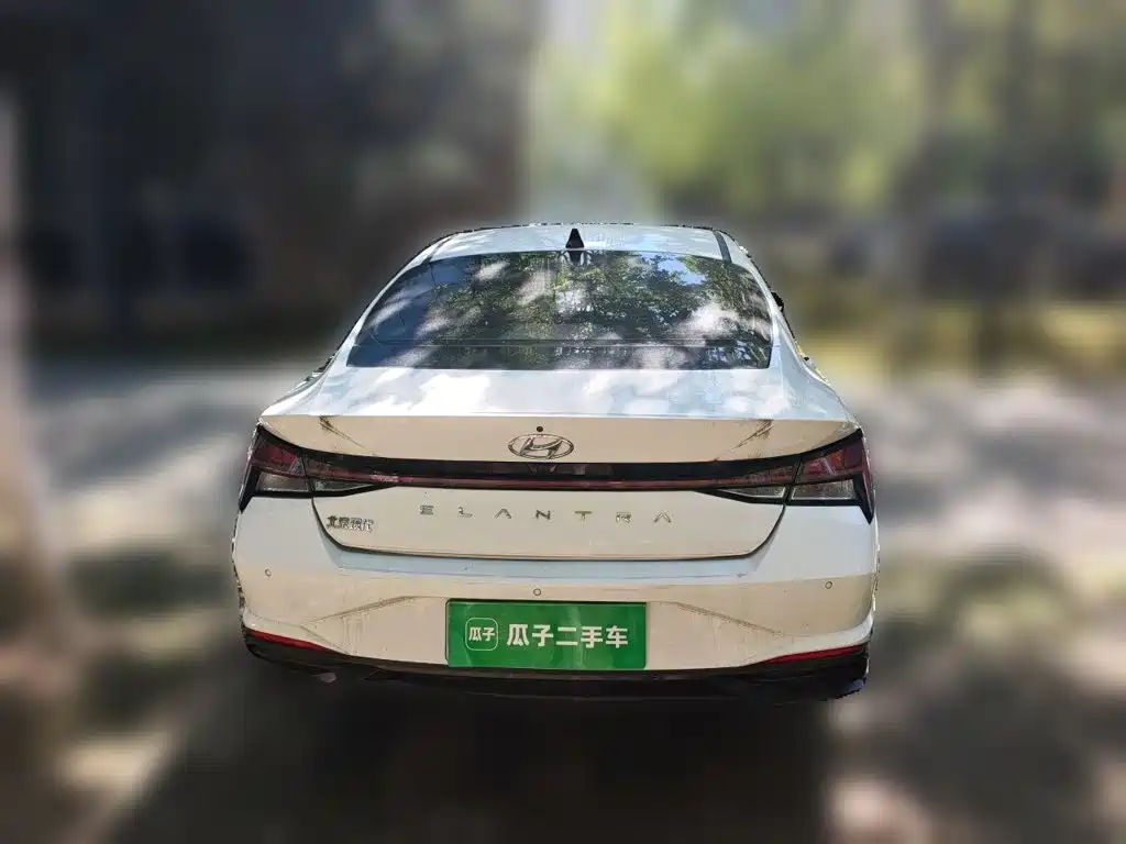 Hyundai Elantra — фото 3