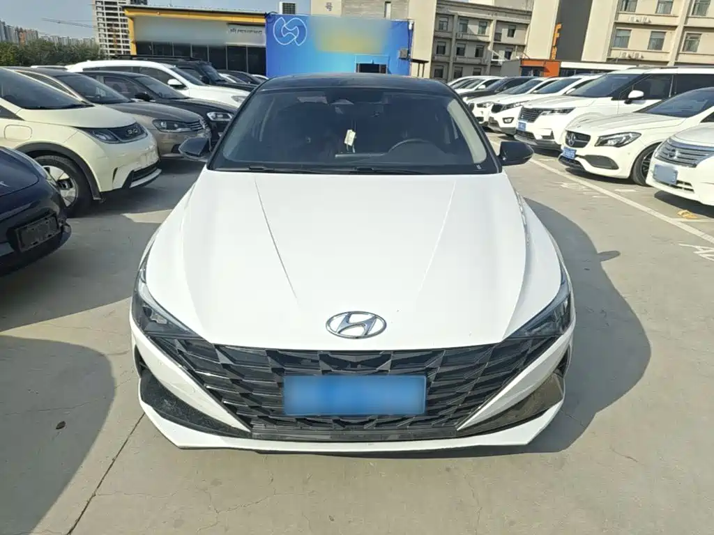 Hyundai Elantra — фото 3