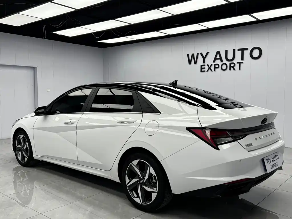 Hyundai Elantra — фото 6