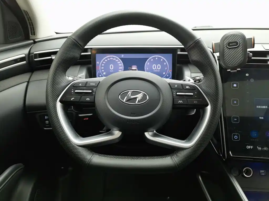 Hyundai Tucson — фото 11