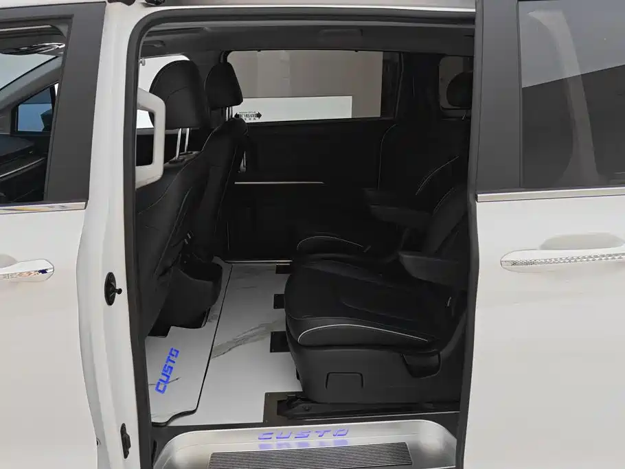 Hyundai Custo — фото 11