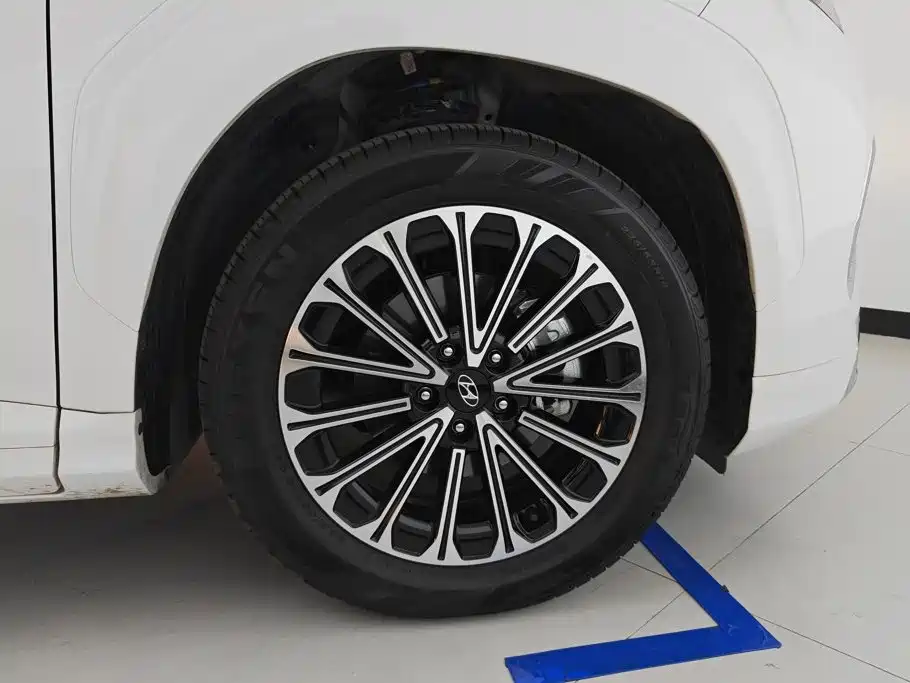 Hyundai Custo — фото 6