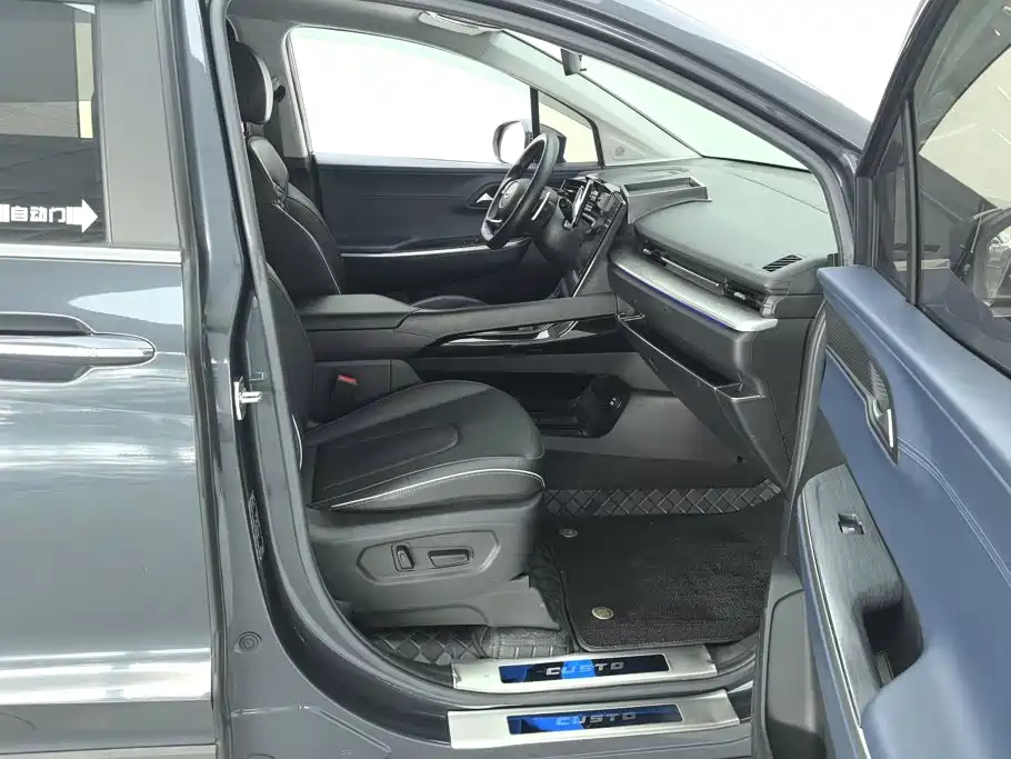 Hyundai Custo — фото 8