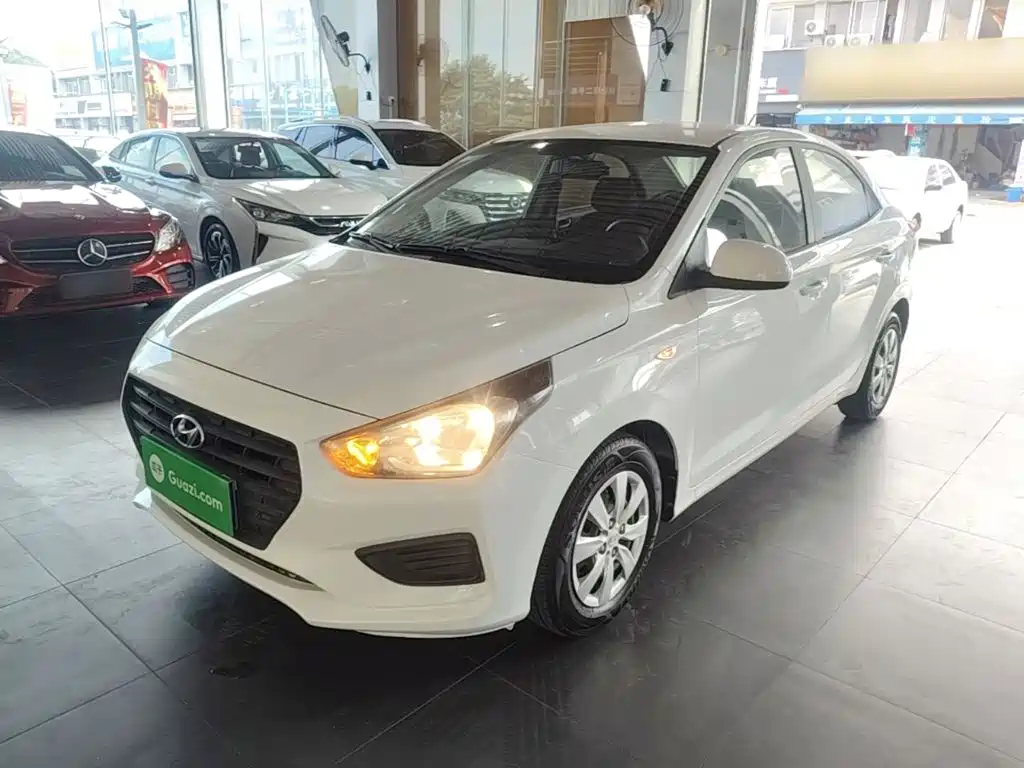 Hyundai Verna — фото 2