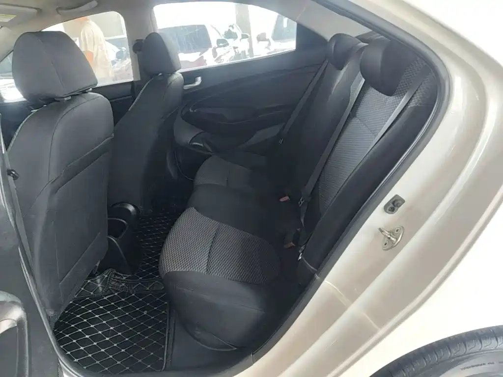 Hyundai Verna — фото 17