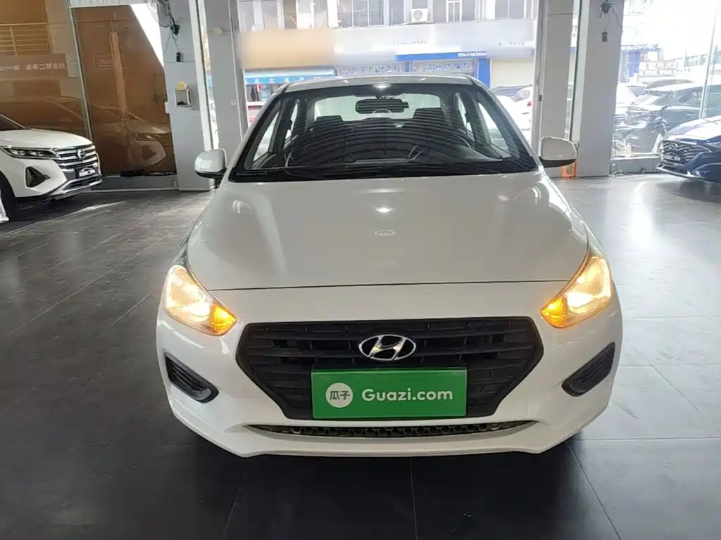 Hyundai Verna — фото 3