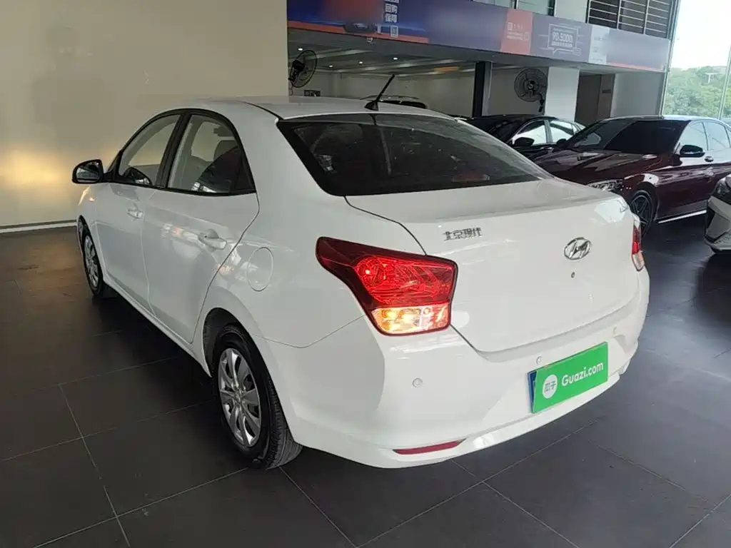Hyundai Verna — фото 5