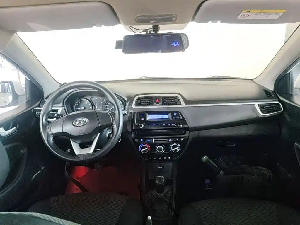 Hyundai Verna — фото 10