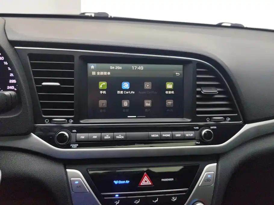 Hyundai Elantra — фото 13