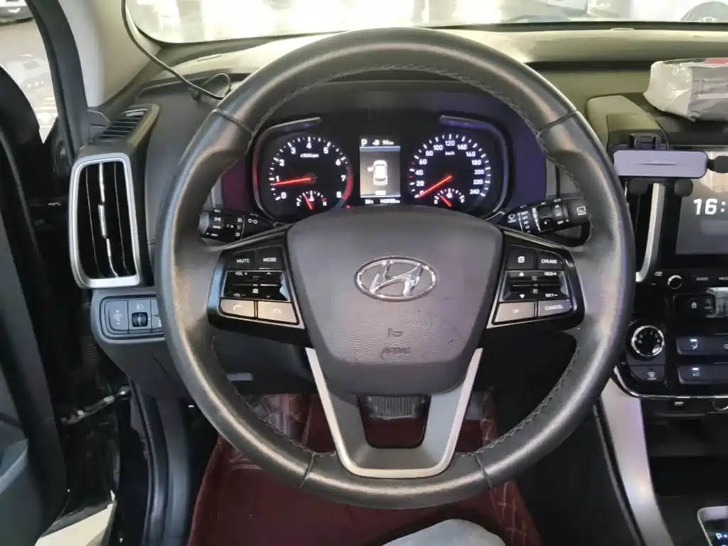 Hyundai ix35 — фото 11