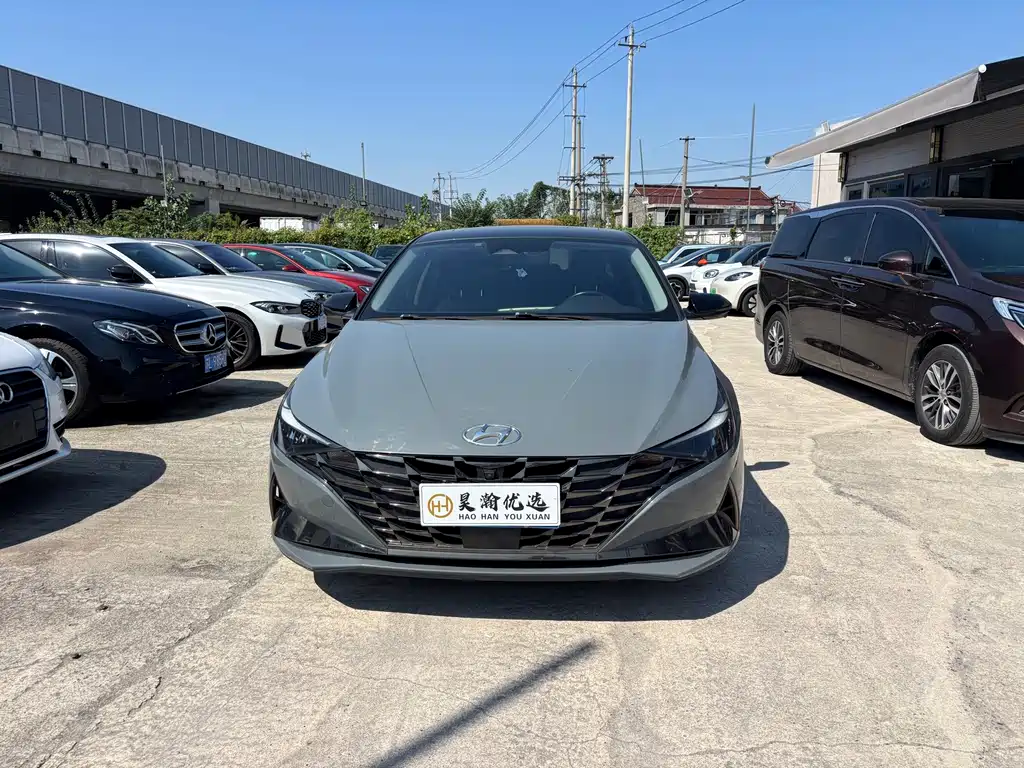 Hyundai Elantra — фото 2