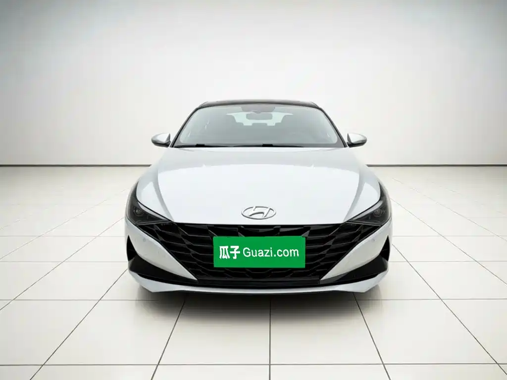 Hyundai Elantra — фото 2