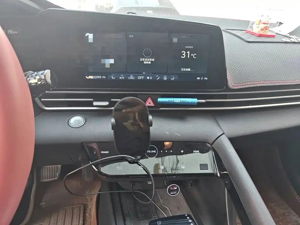 Hyundai Elantra — фото 14