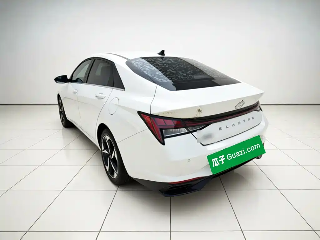 Hyundai Elantra — фото 4