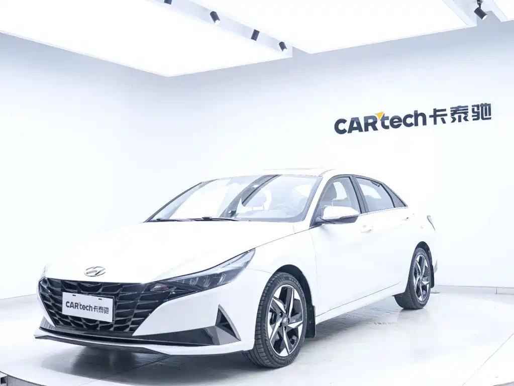 Hyundai Elantra — фото 8