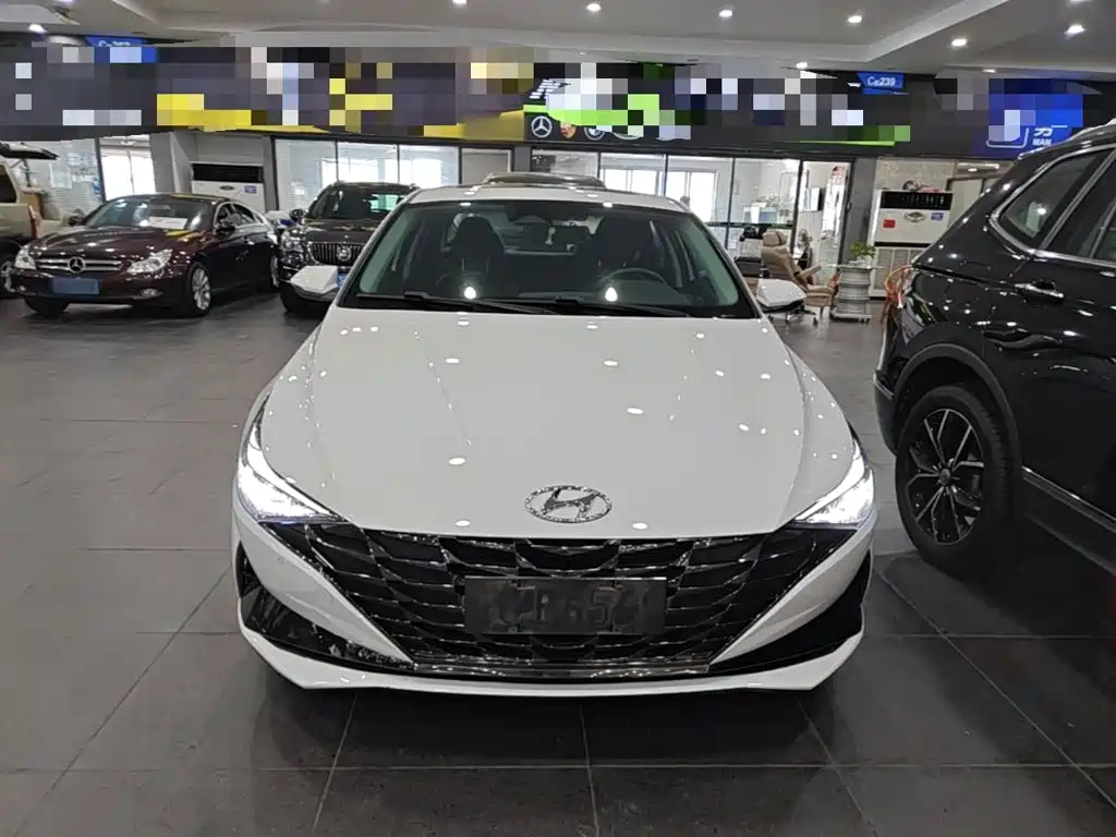 Hyundai Elantra — фото 3