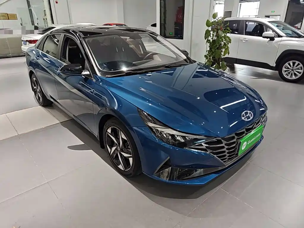 Hyundai Elantra — фото 4