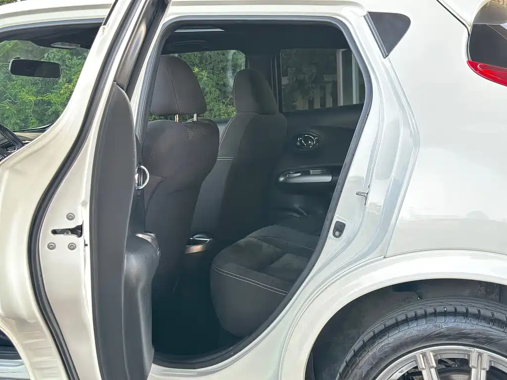 Infiniti ESQ — фото 6