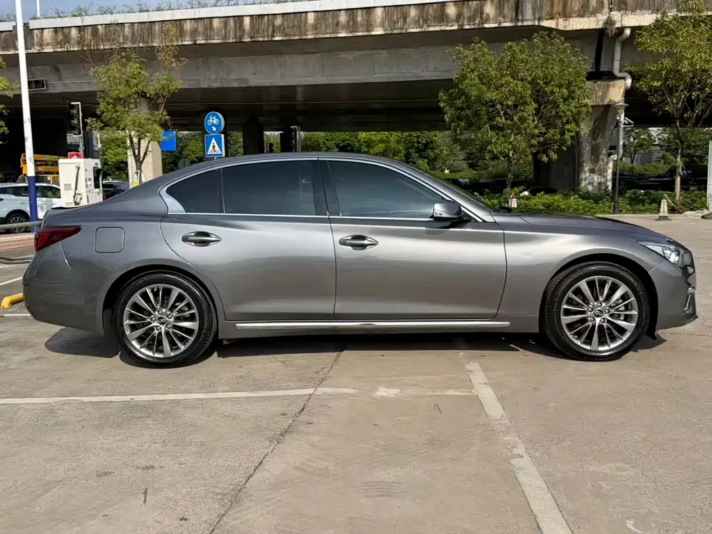 Infiniti Q50L — фото 4
