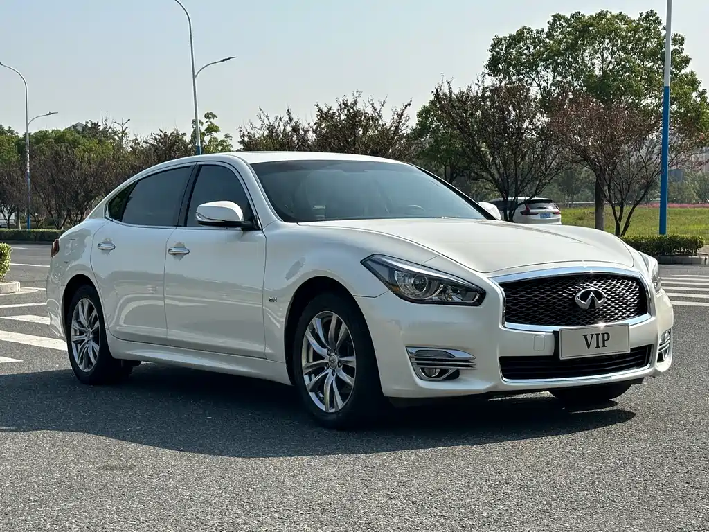 Infiniti Q70 — фото 3