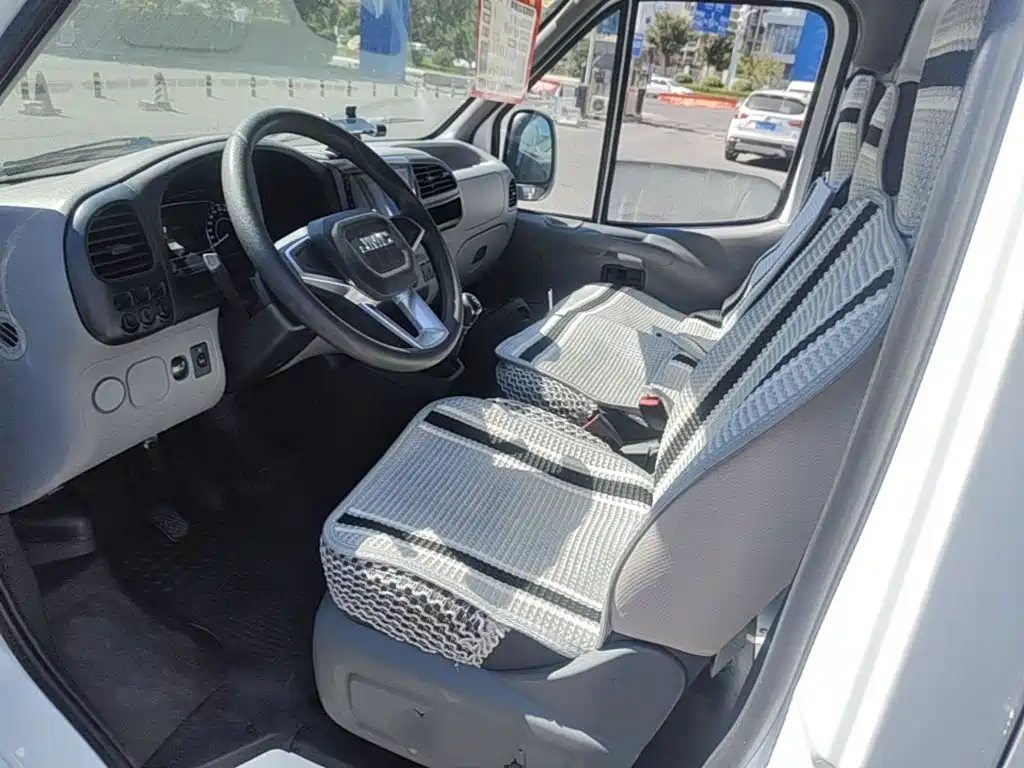 JMC Tesla — фото 17