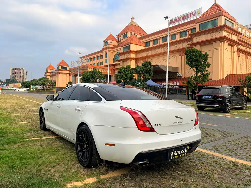 Jaguar XJ — фото 4
